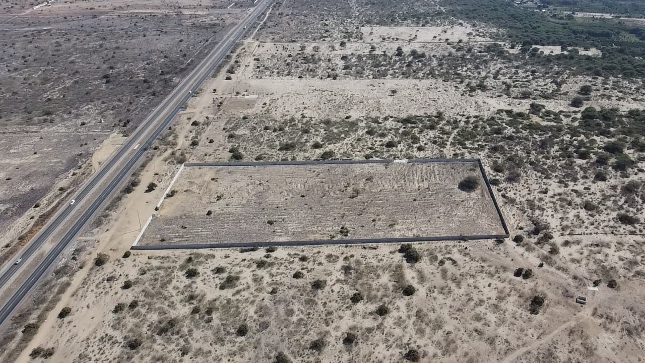 Terreno de 3.7 HA en carretera Piura - Sullana 5