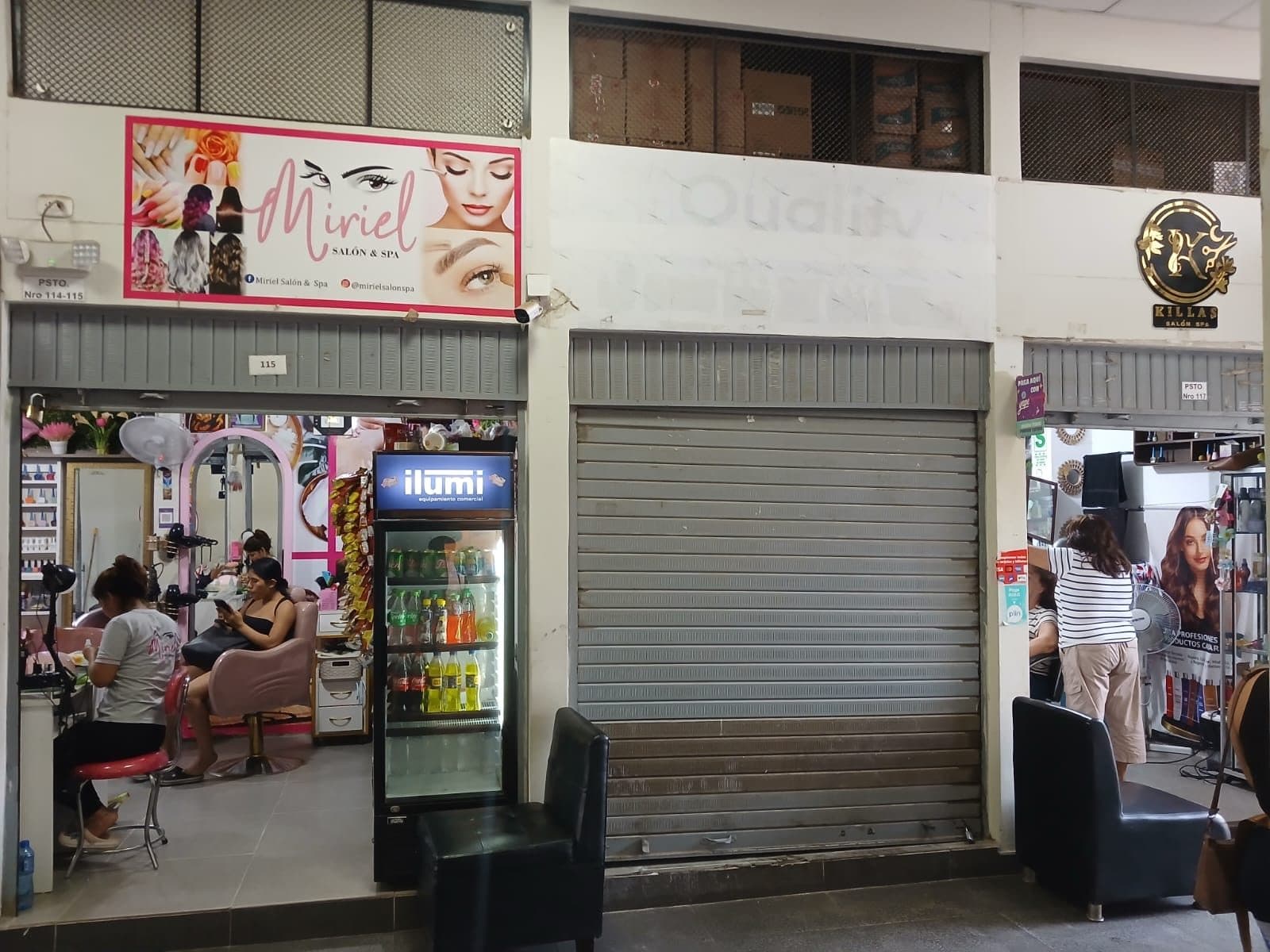Puesto comercial en mercado de Piura