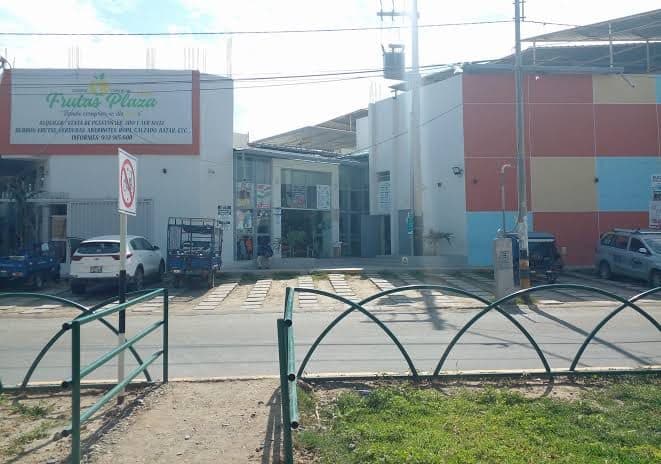 Puesto comercial en mercado de Piura 4