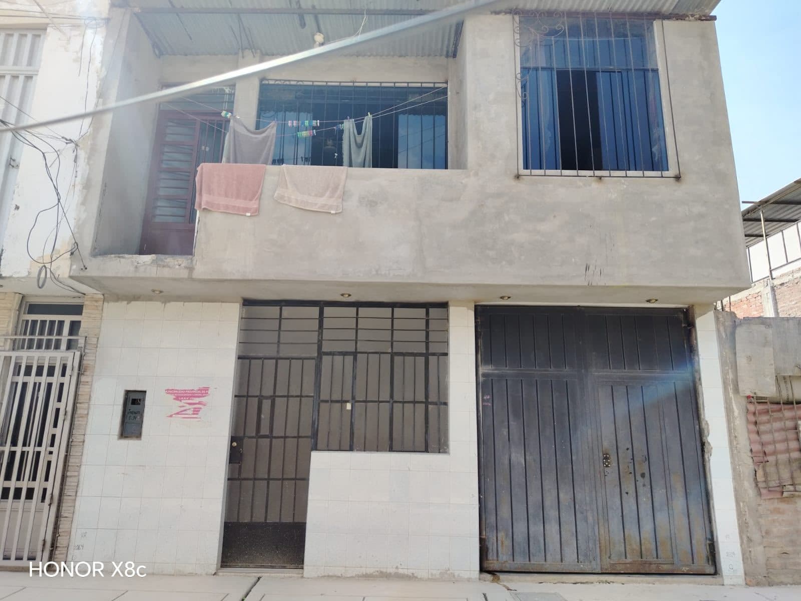 🏡 CASA DE 2 PISOS EN LAS GARDENIAS – A PASOS DE UPAO