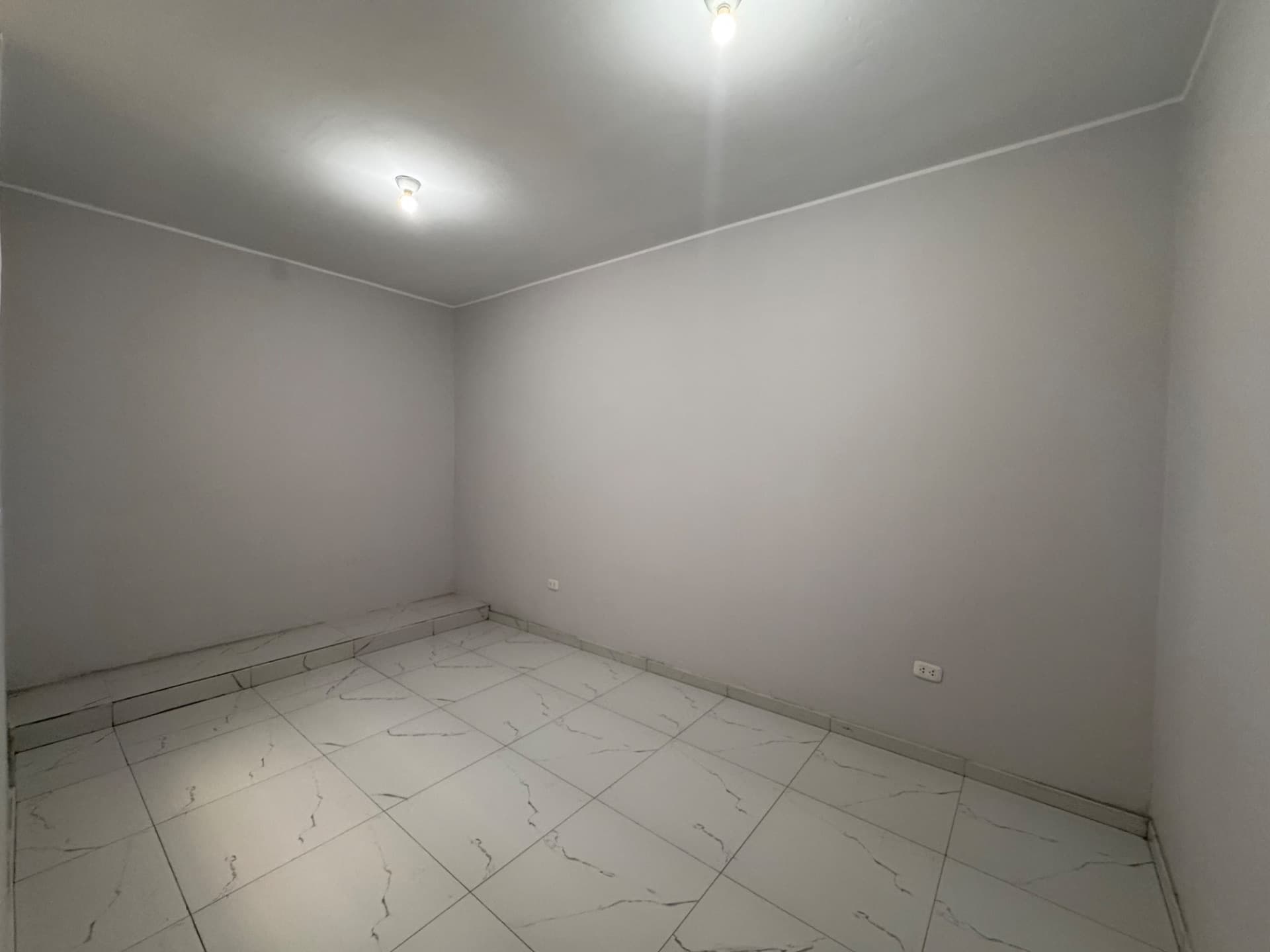 Alquiler de local comercial en urb. San Jose 4
