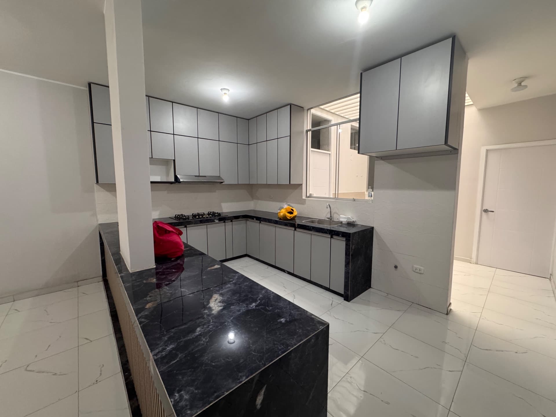 Alquiler de local comercial en urb. San Jose 3