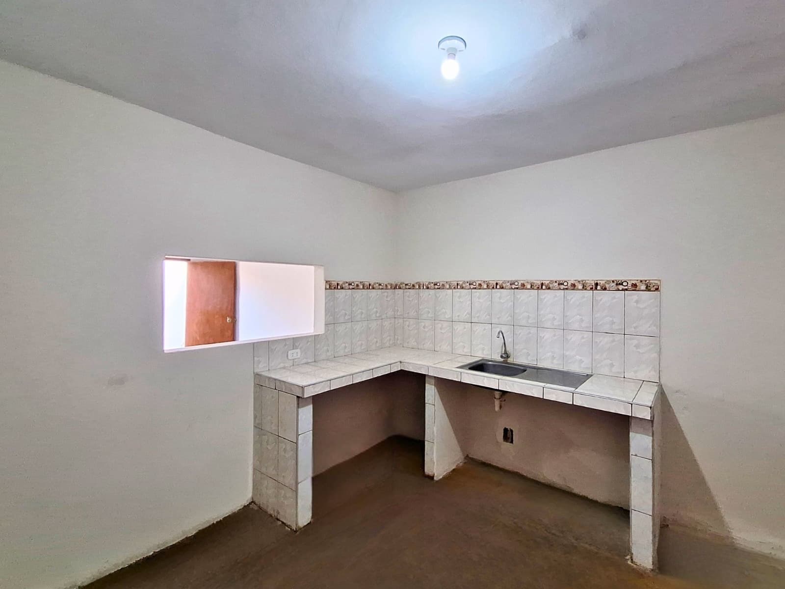Venta de Propiedad en Av Comercial - San Martín 5