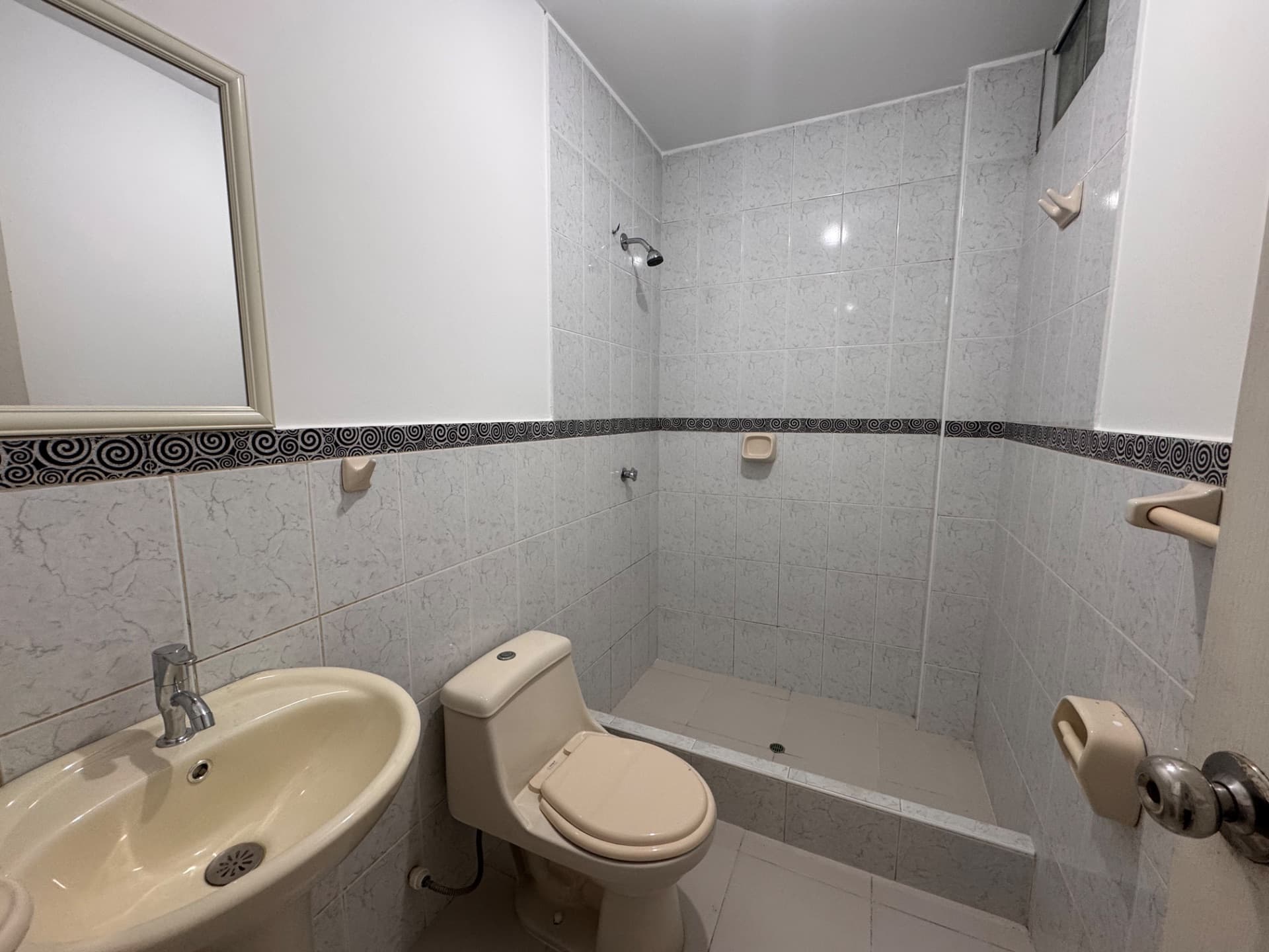 Alquilo departamento en Miraflores Country Club 4