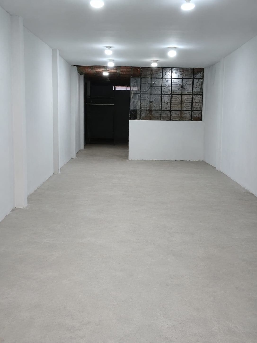 Se vende casa en ocasión a pocos metros de avenida Perú- Ricardo Jauregui