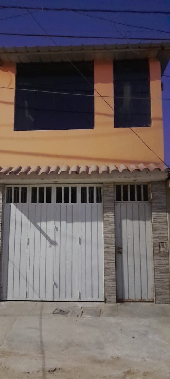 Se vende casa en ocasión a pocos metros de avenida Perú- Ricardo Jauregui 5
