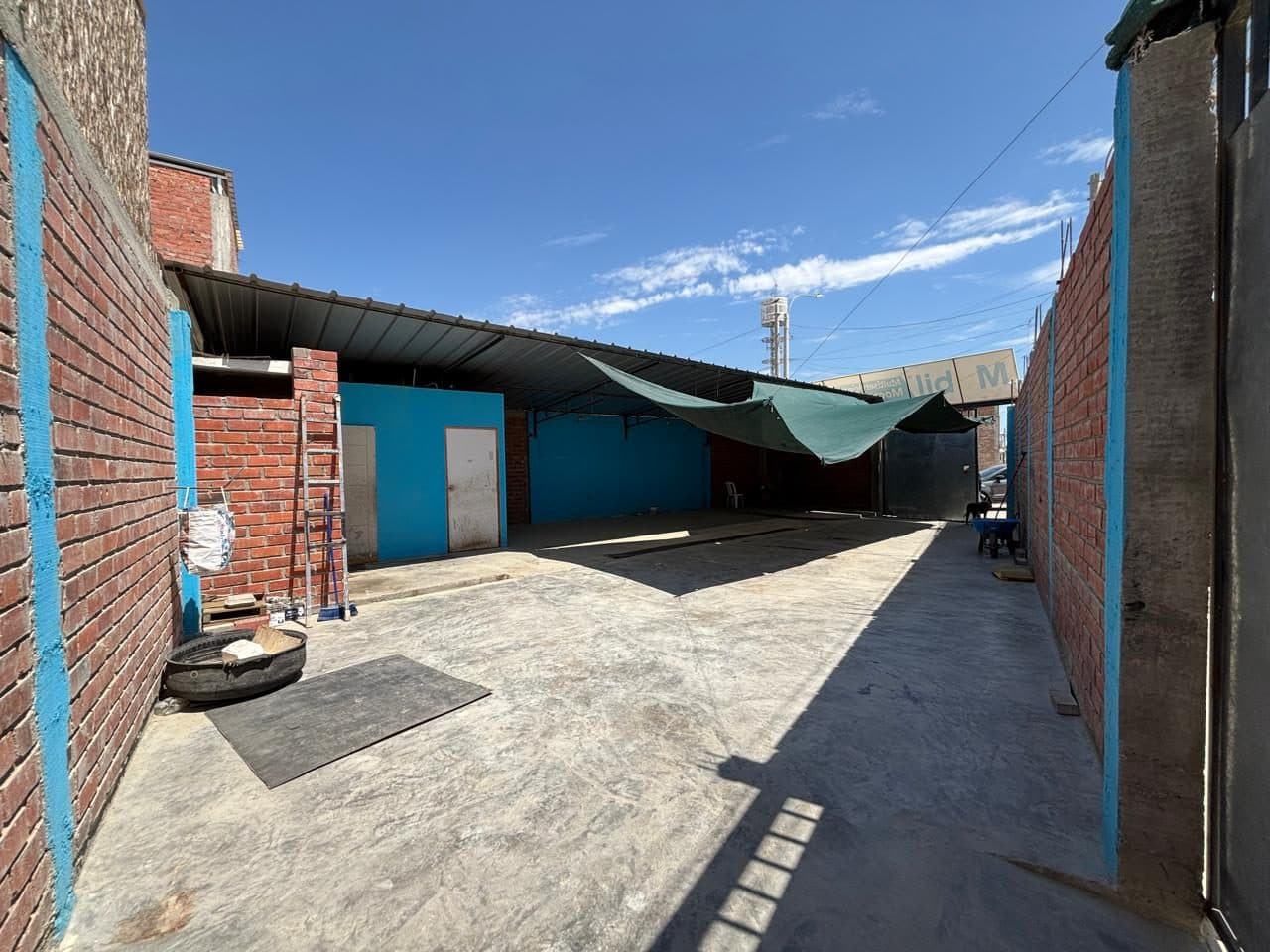 Vendo Local Comercial en Urb. Casuarinas III ETAPA 4