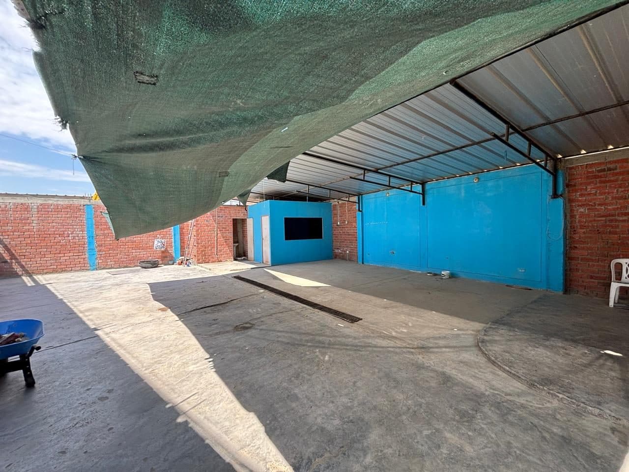 Vendo Local Comercial en Urb. Casuarinas III ETAPA 3