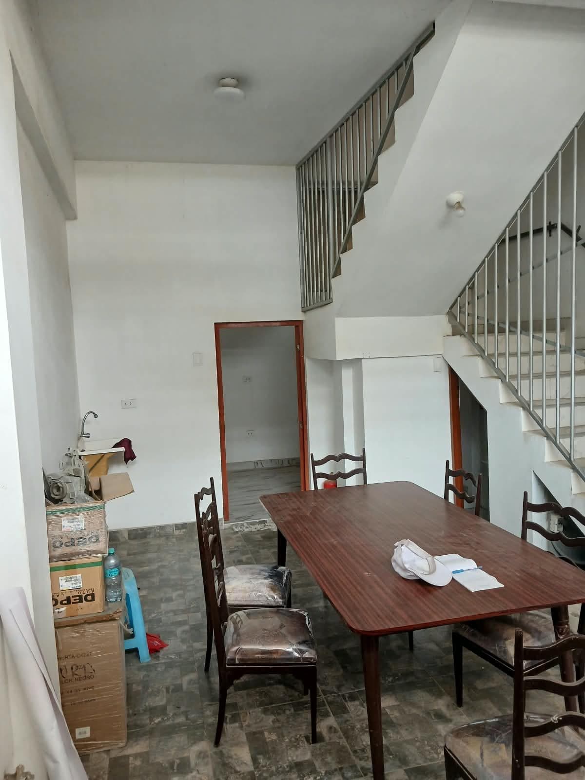 CASA DE 4 PISOS CASTILLA 5