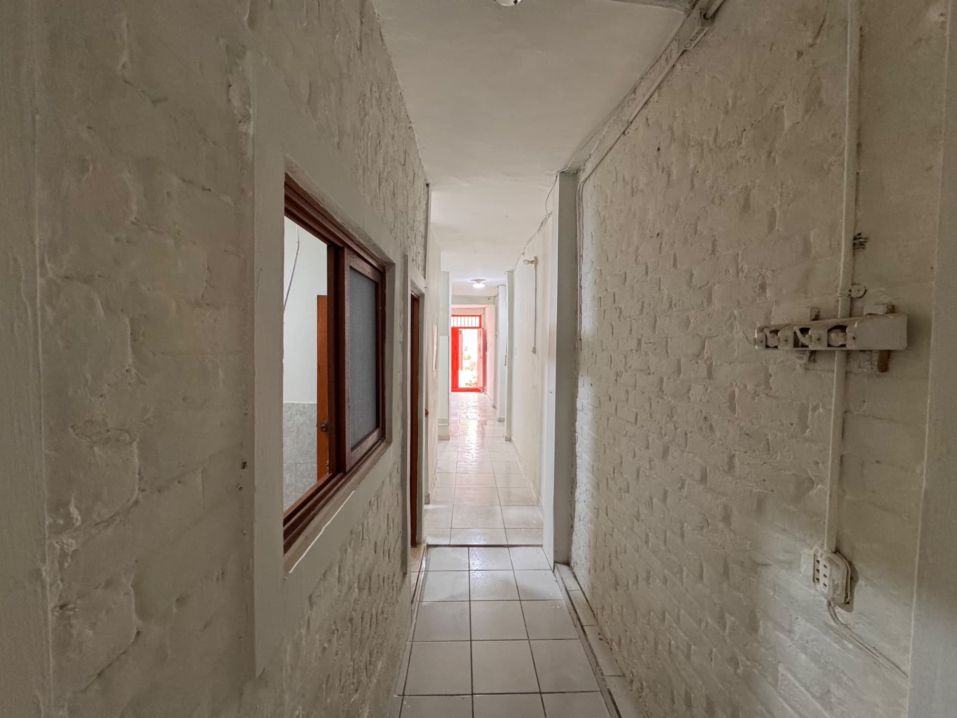 ¡Se vende departamento en primer piso — Zona céntrica, cerca de Av. Grau y Parque Infantil 4