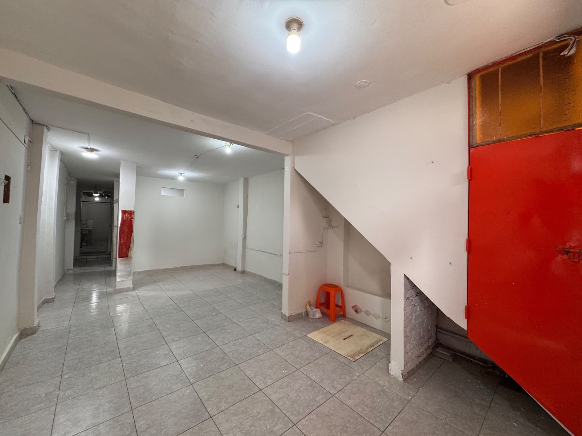 ¡Se vende departamento en primer piso — Zona céntrica, cerca de Av. Grau y Parque Infantil 2