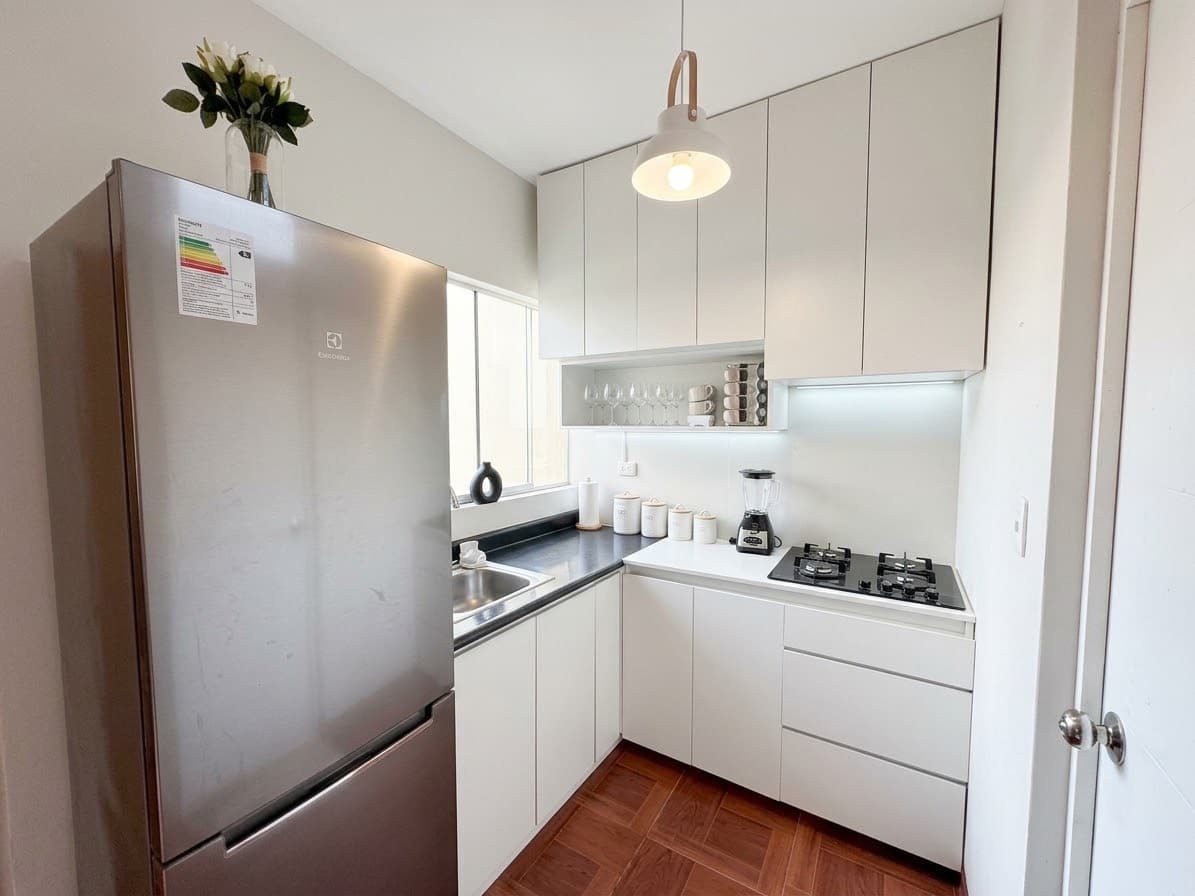 Alquilo casa de 1 piso Amoblado en castilla 3