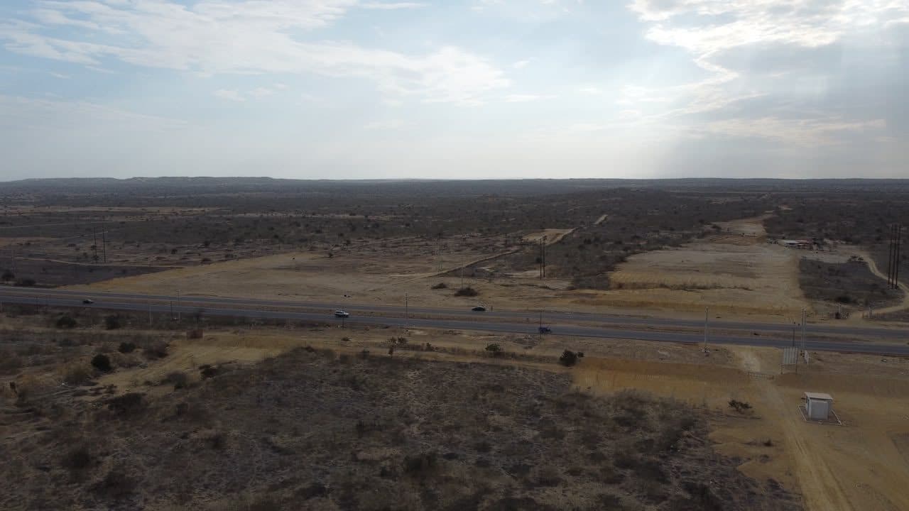 SE VENDE 10 HA DE TERRENO A FILO DE PISTA KM 10 PIURA SULLANA 3