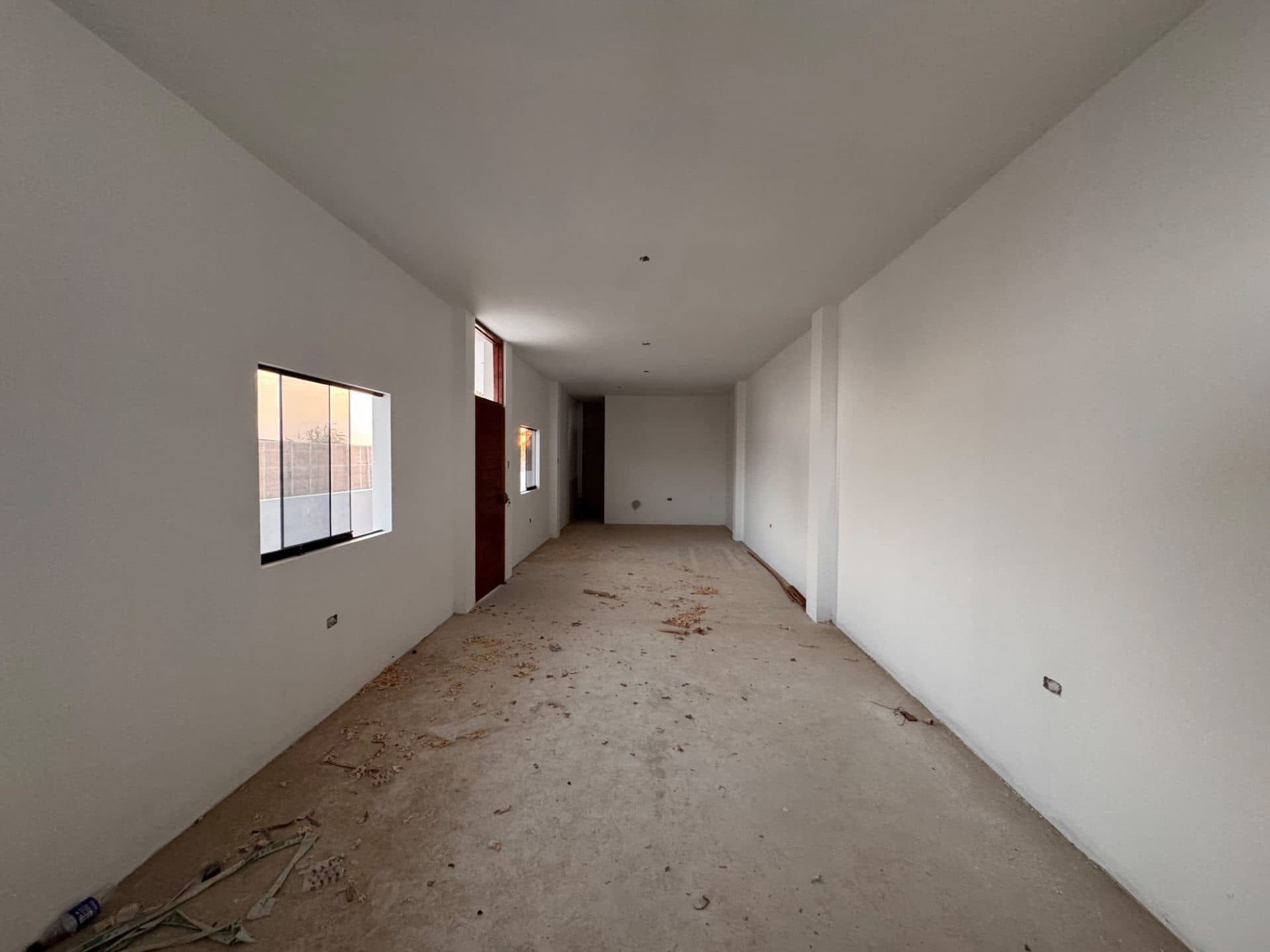 SE ALQUILA LOCAL INDUSTRIAL DE 6.800 M2 EN CASTILLA 5