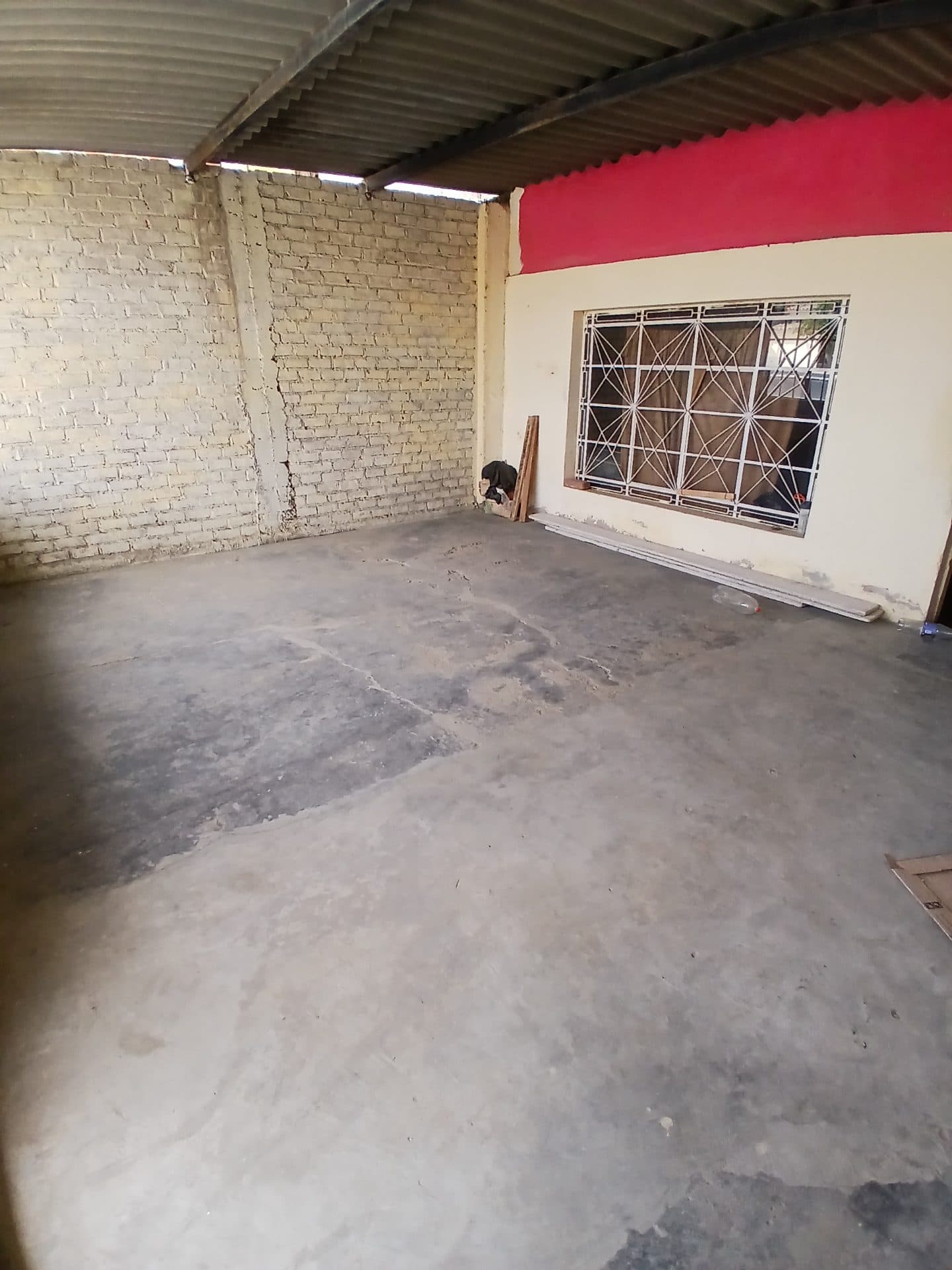 LOCAL COMERCIAL EN AV PROGRESO CASTILLA 4