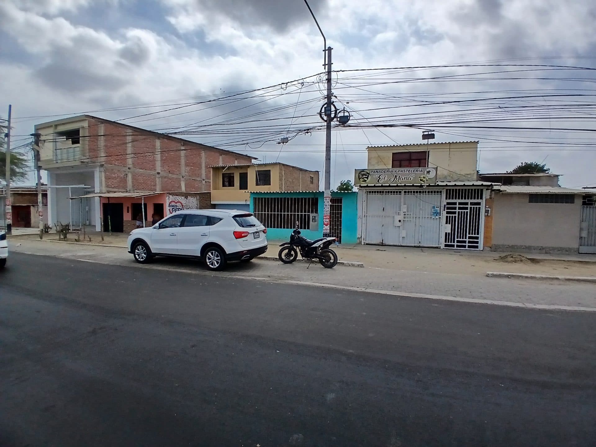 LOCAL COMERCIAL EN AV PROGRESO CASTILLA 3