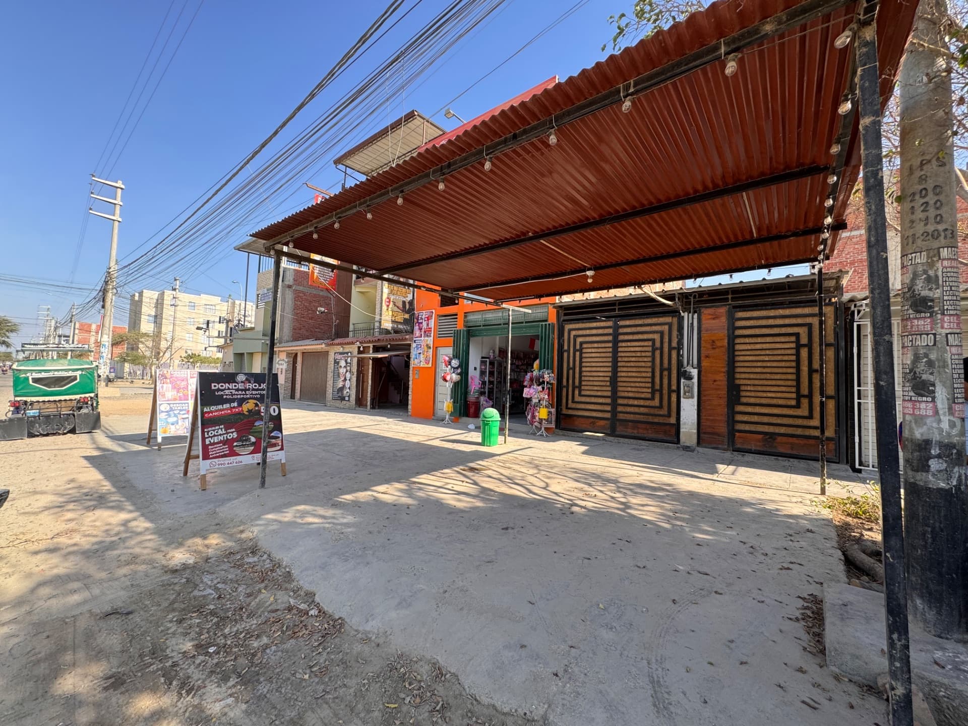 Se Alquila Local Comercial en Av Principal de Santa Margarita 2