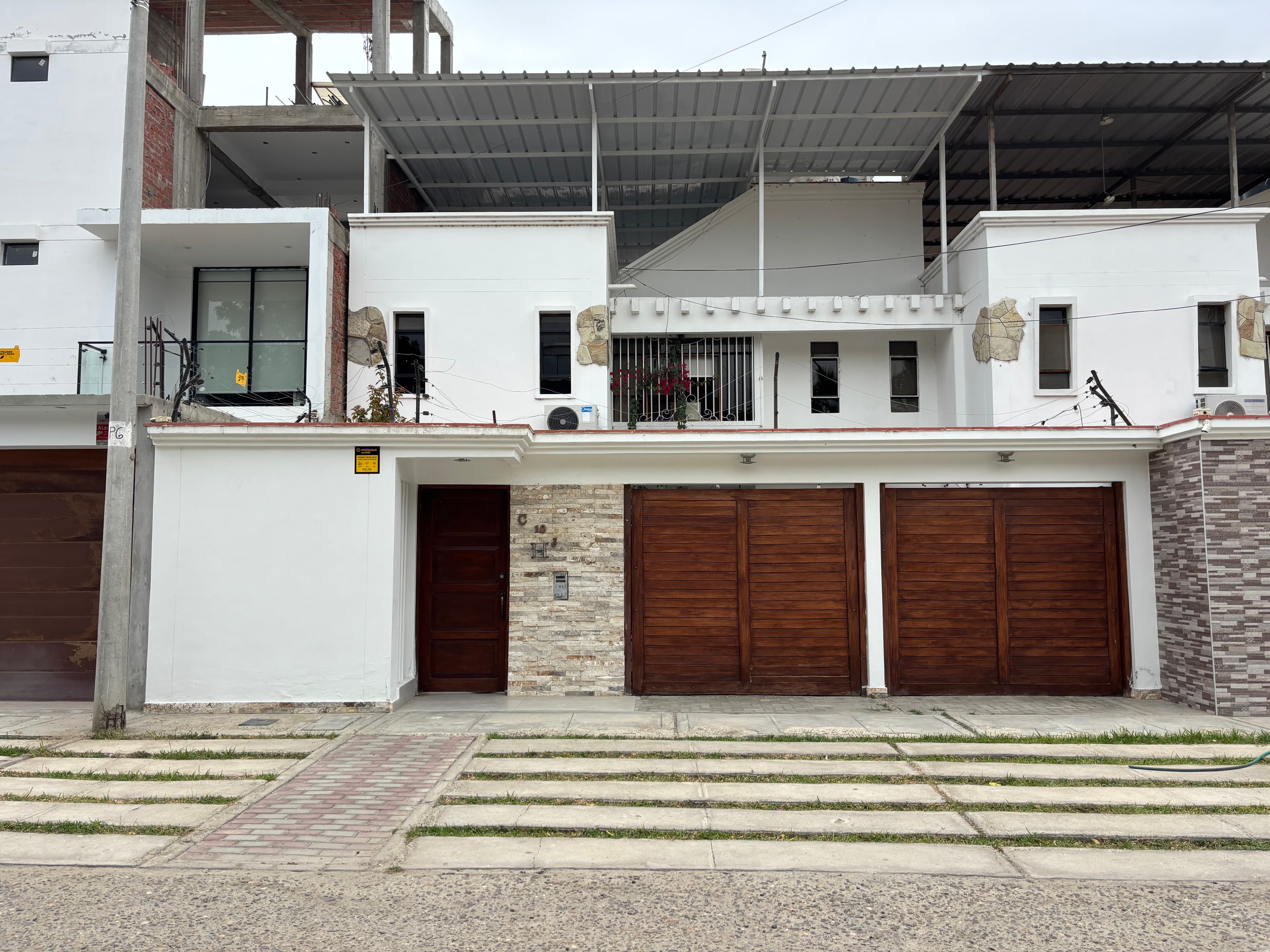 Vendo lujosa casa en Urb. San Eduardo Piura