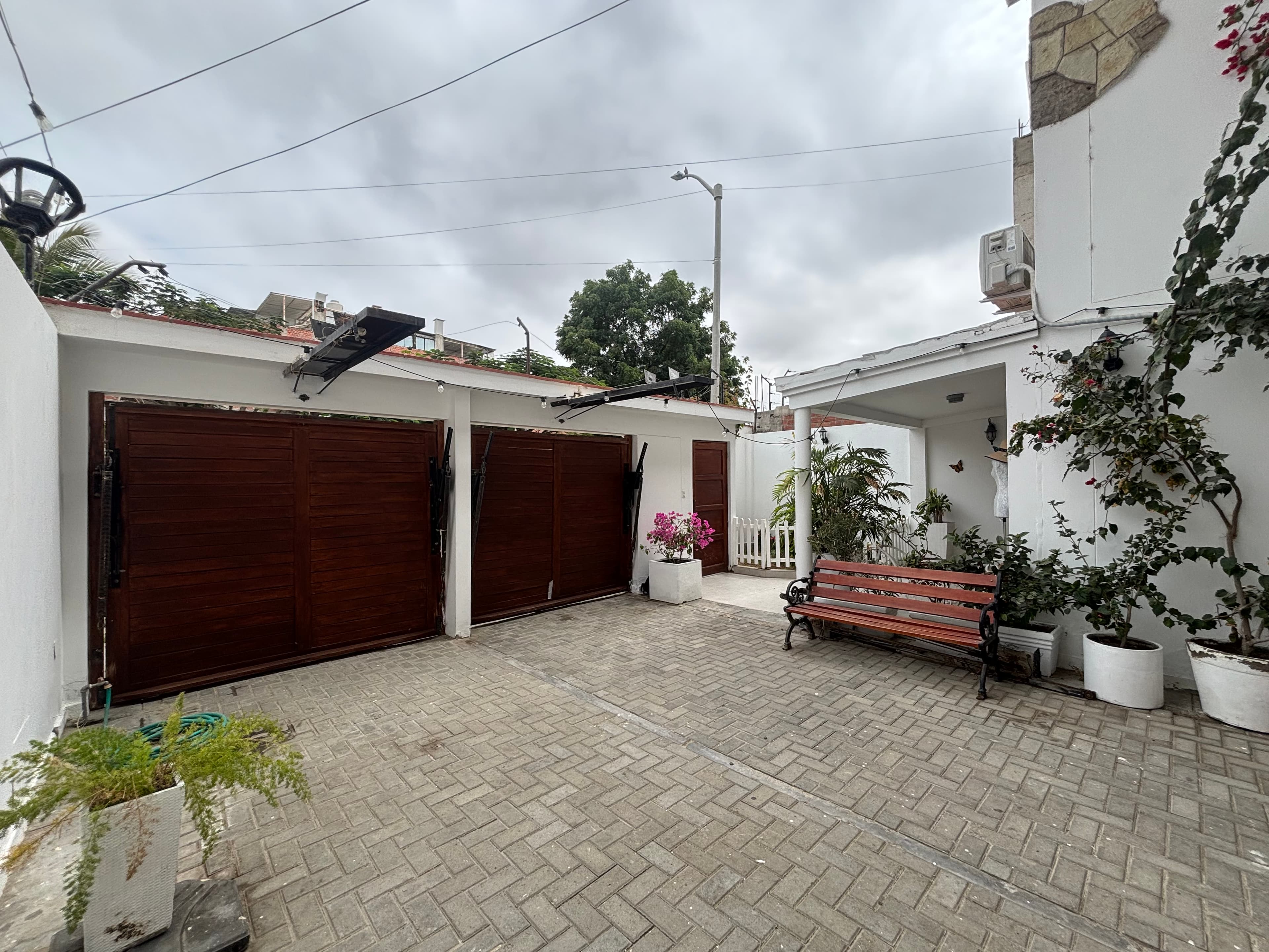 Vendo lujosa casa en Urb. San Eduardo Piura 4