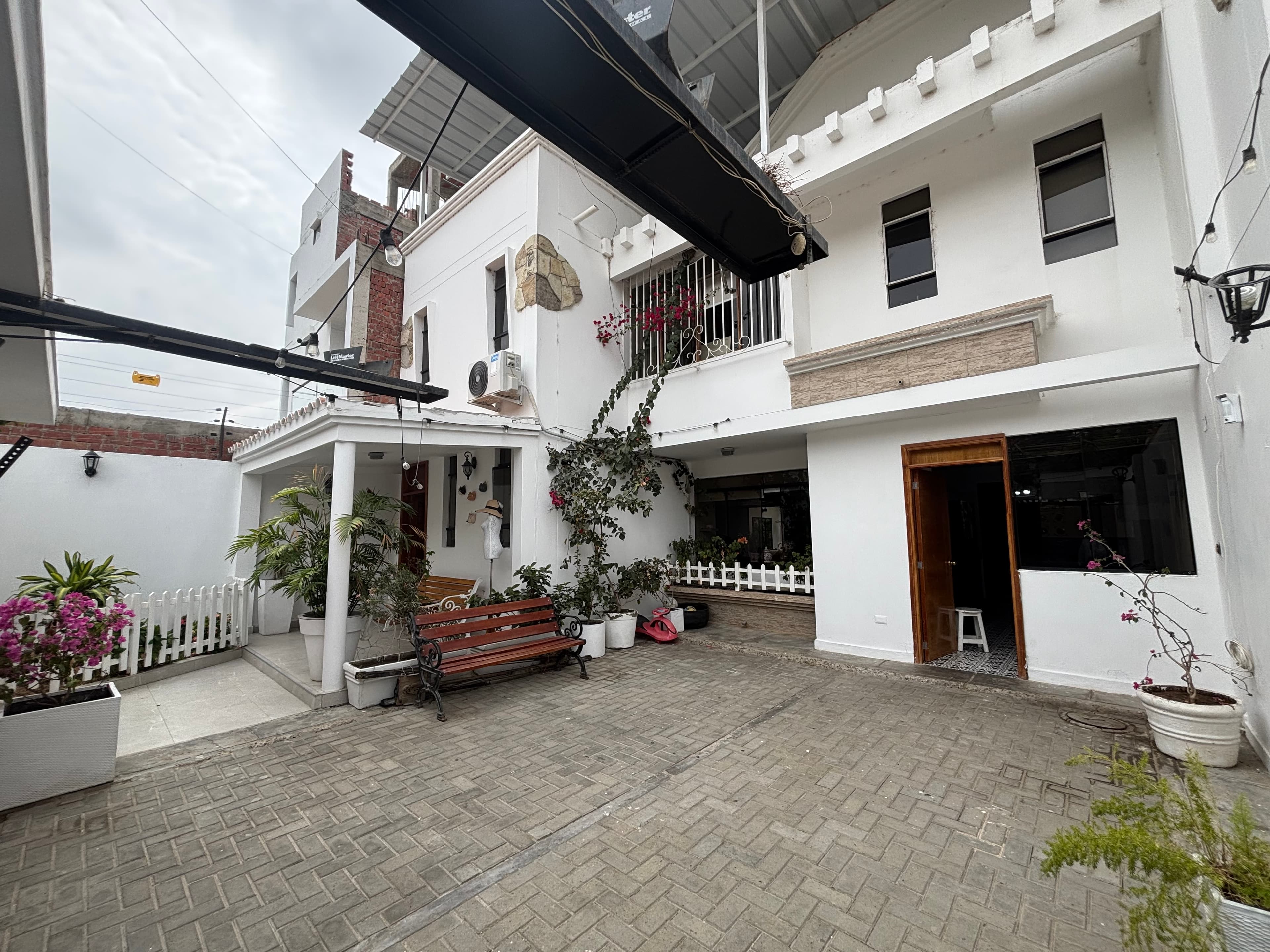 Vendo lujosa casa en Urb. San Eduardo Piura 5