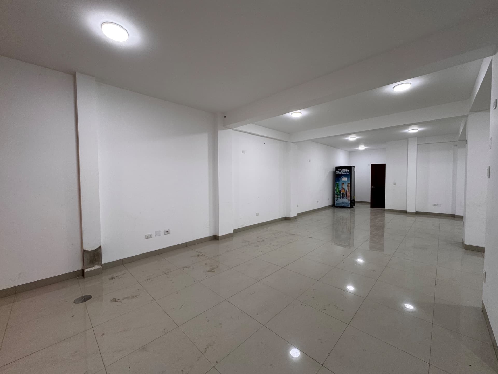 Alquiler de local comercial en primer piso 3